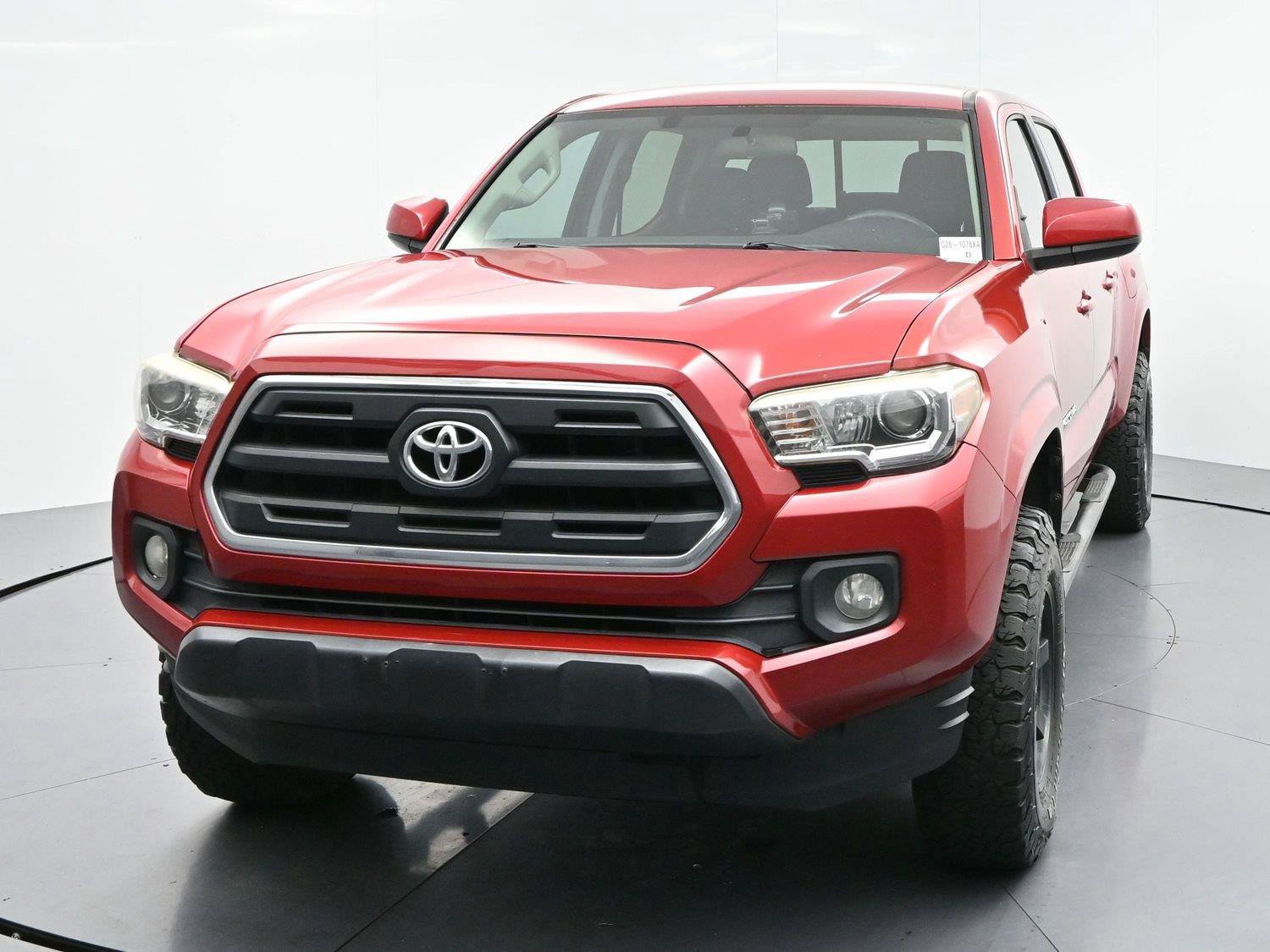 Used 2016 Toyota Tacoma SR5 w/ Towing Package RWD image 3