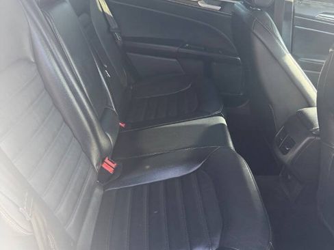 Used 2017 Ford Fusion SE FWD image 20