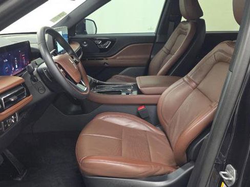 Used 2025 Lincoln Aviator Reserve w/ Illumination Package AWD/4WD image 6