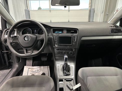 Used 2016 Volkswagen e-Golf SE w/ DC Fast Charging Package image 7