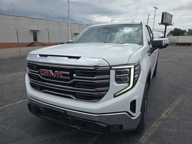 Used 2023 GMC Sierra 1500 SLT AWD/4WD image 1