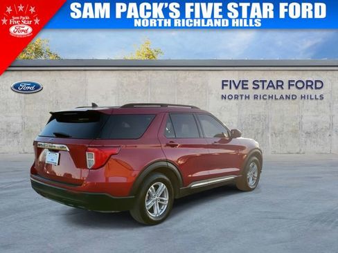 Used 2021 Ford Explorer XLT image 9