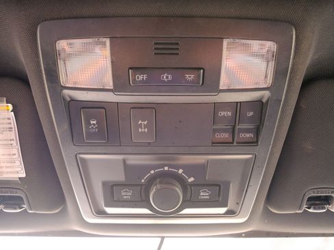 Used 2017 Toyota Tacoma TRD Off-Road image 27