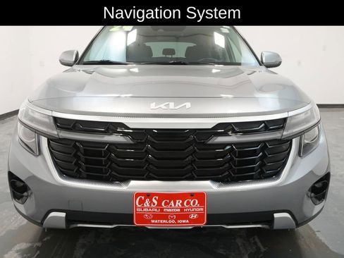 Used 2024 Kia Seltos EX image 2