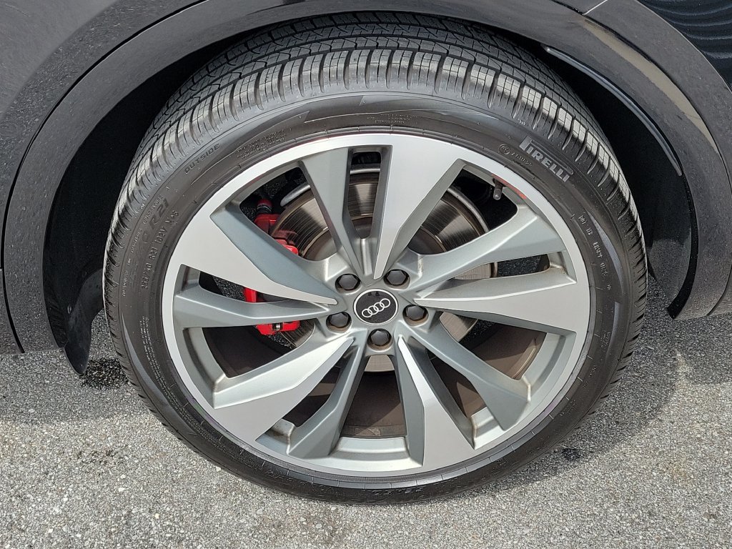 Used 2021 Audi SQ5 Prestige AWD/4WD image 11