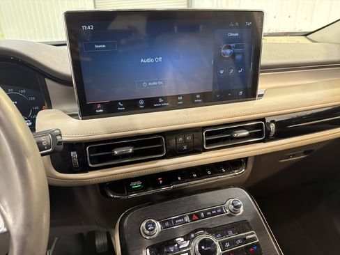 Used 2021 Lincoln Nautilus FWD w/ Equipment Group 101A image 17