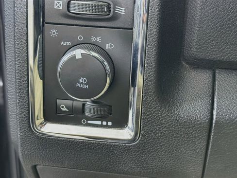 Used 2018 RAM 1500 Laramie w/ Convenience Group AWD/4WD image 16