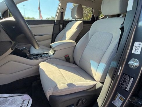 Used 2021 Hyundai Tucson Value FWD image 8