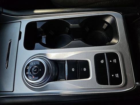 Used 2023 Ford Explorer XLT RWD image 23