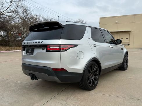 Used 2019 Land Rover Discovery HSE image 8