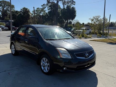 Used 2010 Nissan Sentra 2.0 SL w/ Premium Plus Pkg FWD image 5