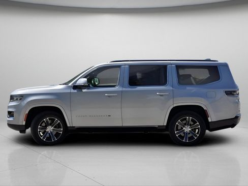 Used 2022 Jeep Grand Wagoneer Series I AWD/4WD image 17