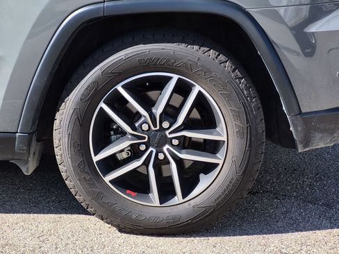 Used 2021 Jeep Grand Cherokee Trailhawk w/ Trailhawk Luxury Group AWD/4WD image 14