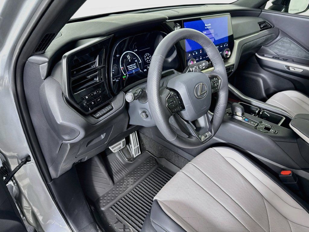 Certified 2026 Lexus TX 500h AWD w/ Technology Package image 9