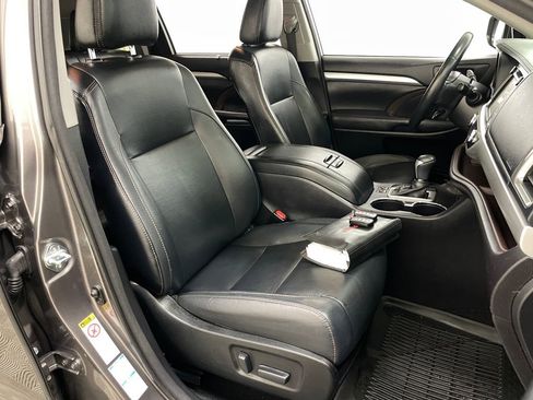 Used 2017 Toyota Highlander XLE AWD/4WD image 42