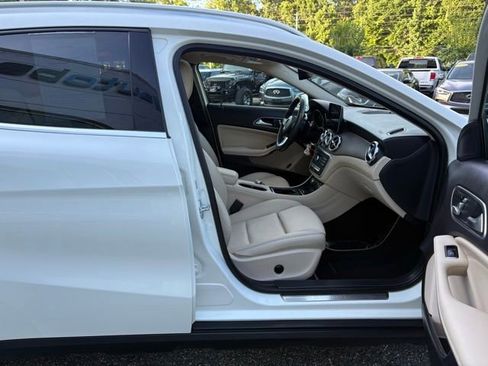 Used 2018 Mercedes-Benz GLA 250 image 30