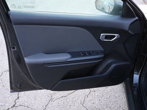 New 2025 Kia K4 LXS image 19