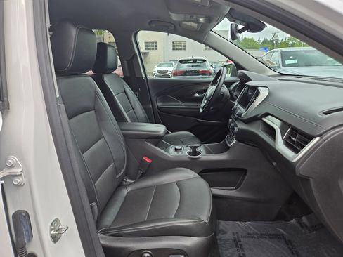 Used 2024 GMC Terrain SLT AWD/4WD image 11