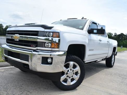 Used 2018 Chevrolet Silverado 2500 LTZ w/ Duramax Plus Package AWD/4WD image 5