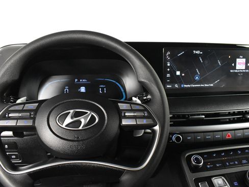 Used 2023 Hyundai Palisade SE image 16