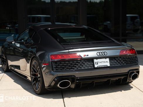 Used 2020 Audi R8 V10 w/ Carbon Exterior Package image 15