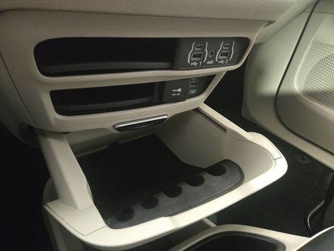 Used 2022 Chrysler Pacifica Touring-L image 27