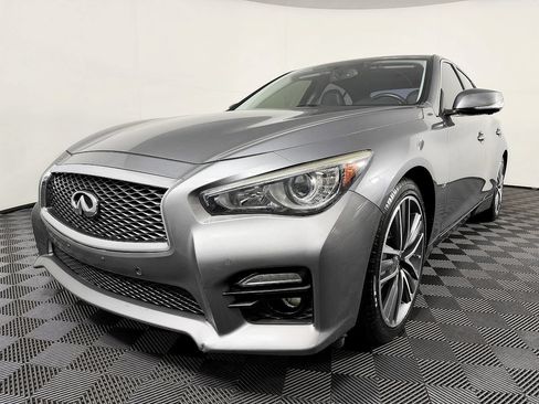 Used 2015 INFINITI Q50 w/ Deluxe Touring Package RWD image 3