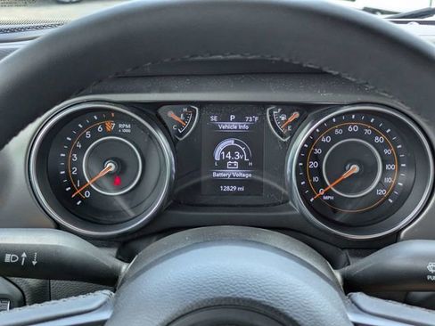 Used 2023 Jeep Gladiator Sport AWD/4WD image 25