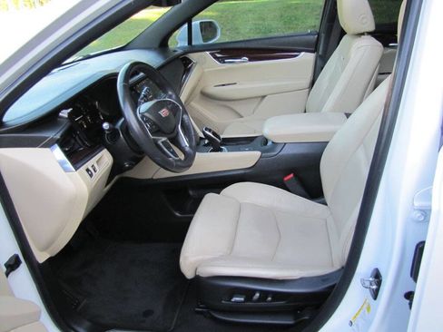 Used 2017 Cadillac XT5 Luxury image 12