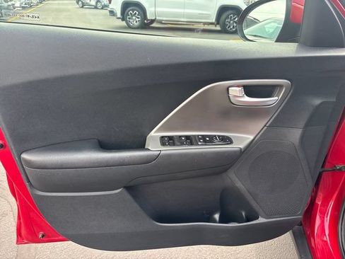 Used 2022 Kia Niro LX FWD image 13