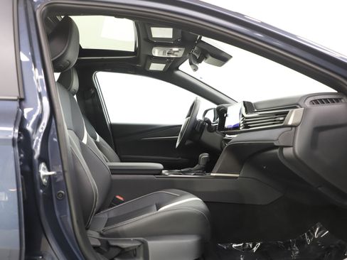 Used 2026 Toyota Camry SE w/ Multimedia Upgrade Package image 11