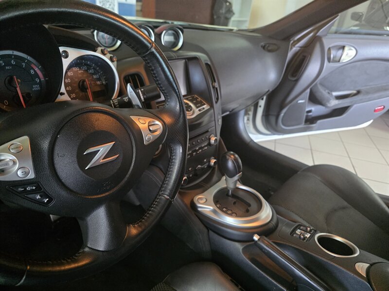Used 2015 Nissan 370Z Touring Sport RWD image 12