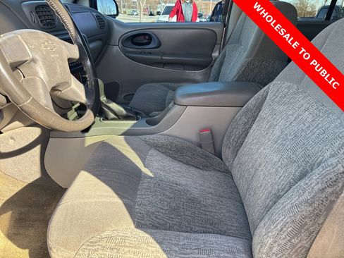 Used 2002 Chevrolet TrailBlazer LS w/ Preferred Equipment Group image 11