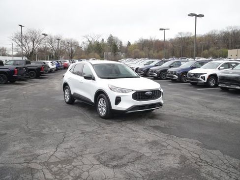 Used 2023 Ford Escape Active w/ Tech Pack #1 image 9
