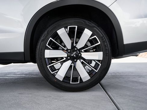 New 2025 Mitsubishi Outlander SE image 8