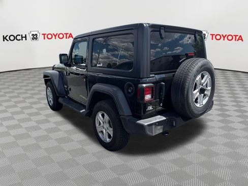 Used 2018 Jeep Wrangler Sport AWD/4WD image 4