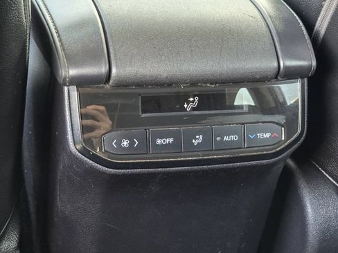 Used 2022 Toyota Highlander L FWD image 20