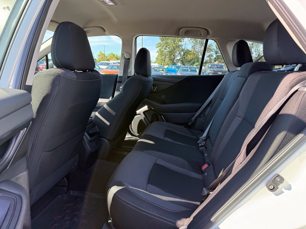 Used 2025 Subaru Outback AWD/4WD image 10