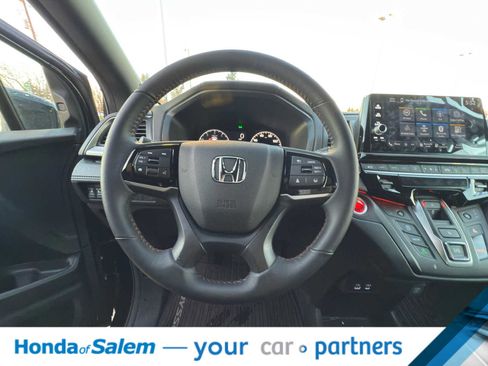 Used 2025 Honda Odyssey Sport-L image 20