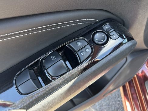 Used 2023 Nissan Altima 2.5 SL FWD image 12