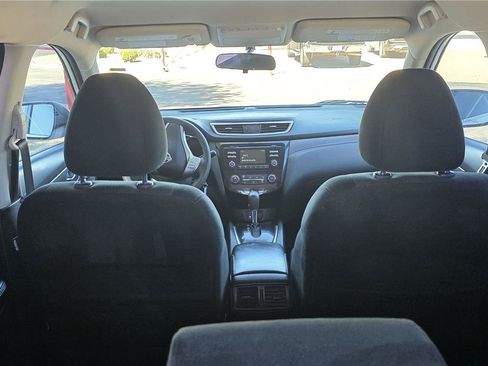 Used 2016 Nissan Rogue S FWD image 12