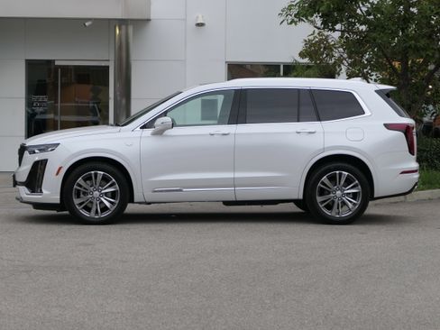 New 2025 Cadillac XT6 Premium Luxury image 2