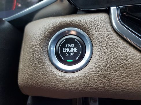 Used 2023 GMC Canyon Denali AWD/4WD image 24