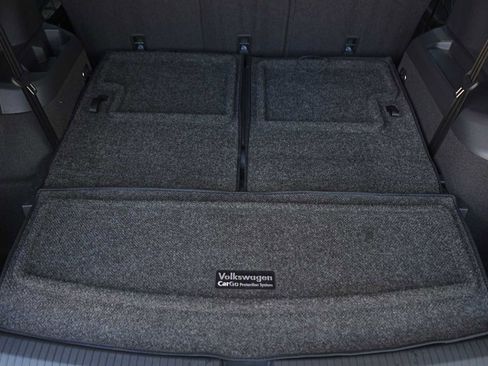 Used 2024 Volkswagen Tiguan SE R-Line FWD image 27