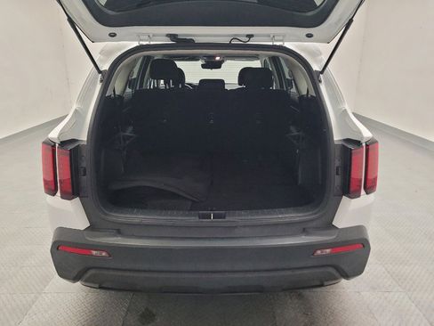 Used 2022 Kia Sorento LX FWD image 29