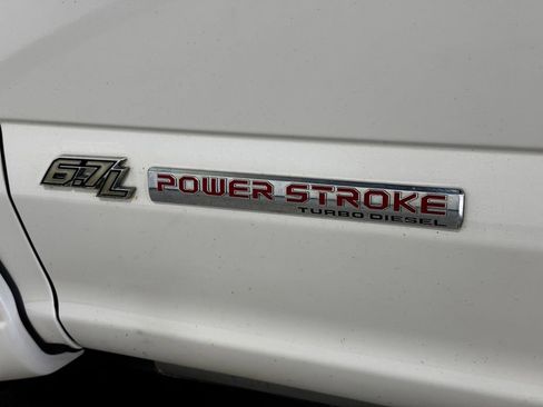 Used 2017 Ford F250 Platinum w/ Platinum Ultimate Package AWD/4WD image 32