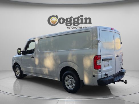 Used 2014 Nissan NV 3500 SV w/ Technology Package image 3