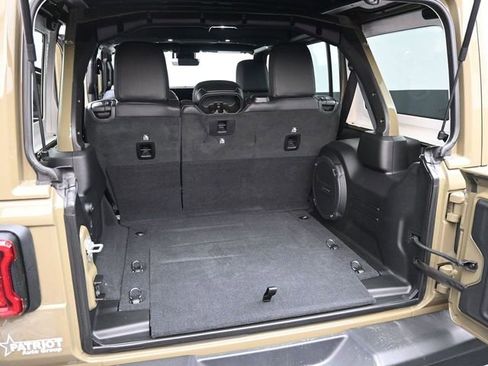 New 2025 Jeep Wrangler Unlimited Rubicon 392 image 19