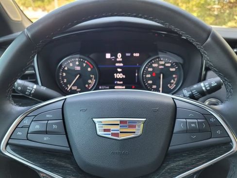 Used 2022 Cadillac XT5 Premium Luxury w/ Technology Package FWD image 19