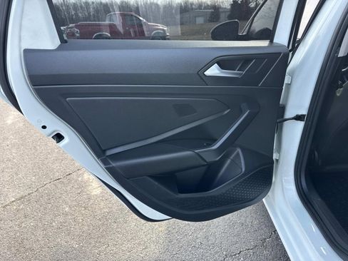 Used 2020 Volkswagen Jetta SE w/ SE Cold Weather Package image 13